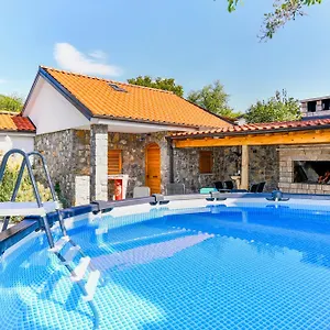  Appartamento Lavanda Sa Bazenom I Okucnicom 4* Croazia